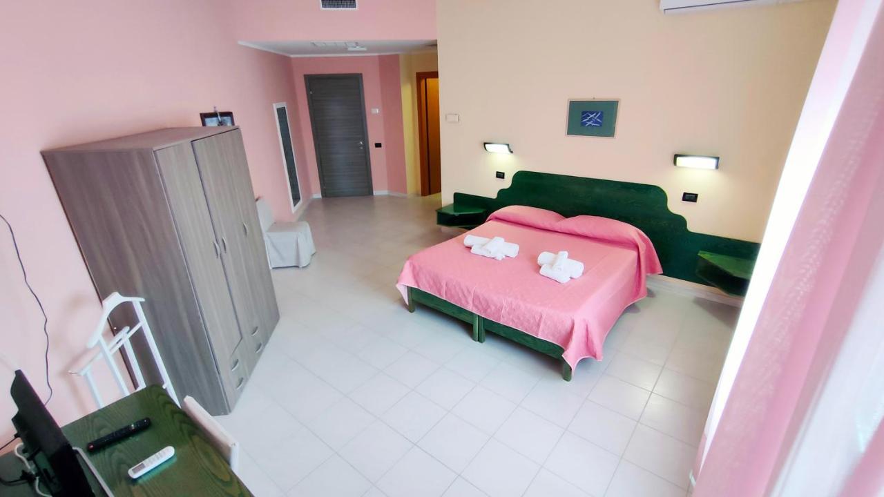 Senorbi Hotel Mater Mediterranea מראה חיצוני תמונה