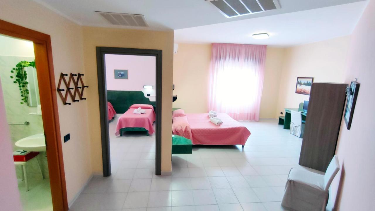 Senorbi Hotel Mater Mediterranea מראה חיצוני תמונה