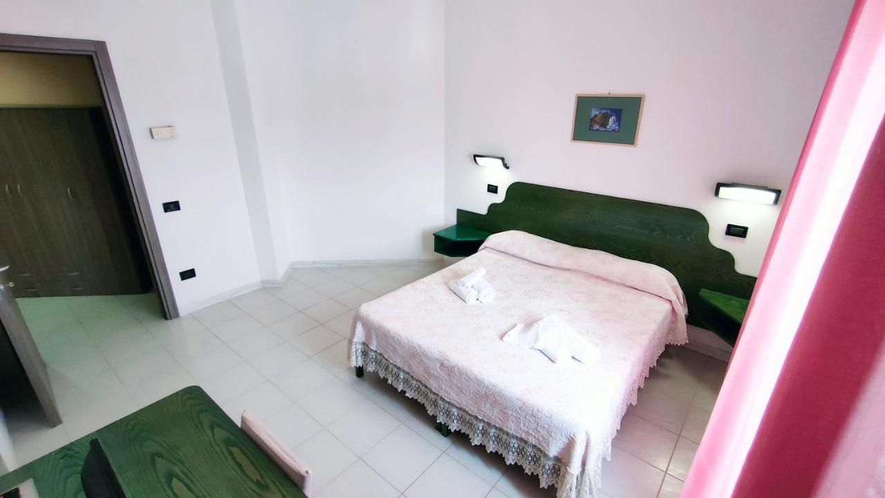 Senorbi Hotel Mater Mediterranea מראה חיצוני תמונה